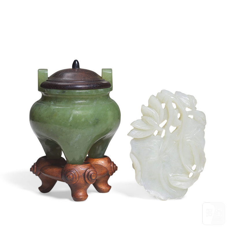 十九/二十世紀 玉雕香爐及玉蓮形牌 | A MINIATURE JADE INCENSE BURNER AND A JADE 'LOTUS' PENDANT - 图4